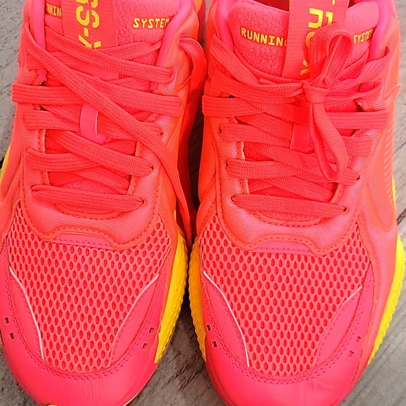 Puma Neon Pink and Yellow Sneakers Size 8.5 In Amazing Conition - Picture 2 of 6